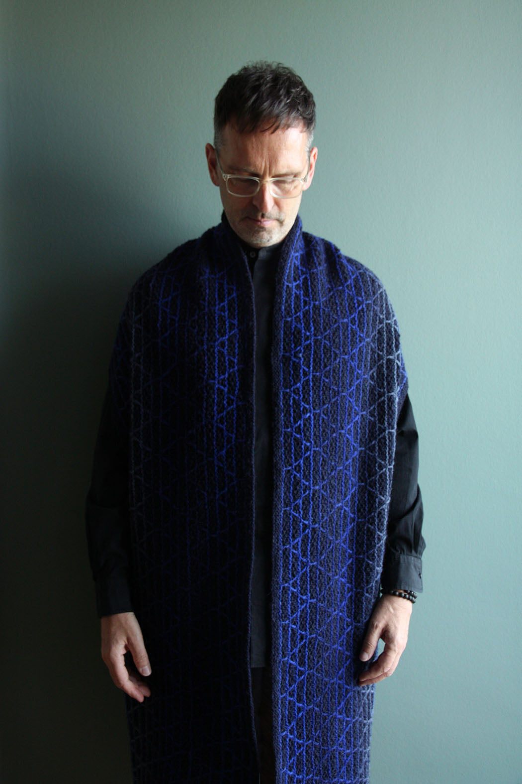 Blue Hour Scarf wird seitwärts gearbeitet