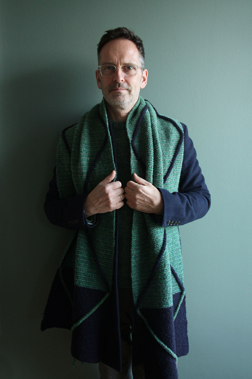 Knot A Scarf ist klassisch und gleichzeitig ein Eyecatcher
