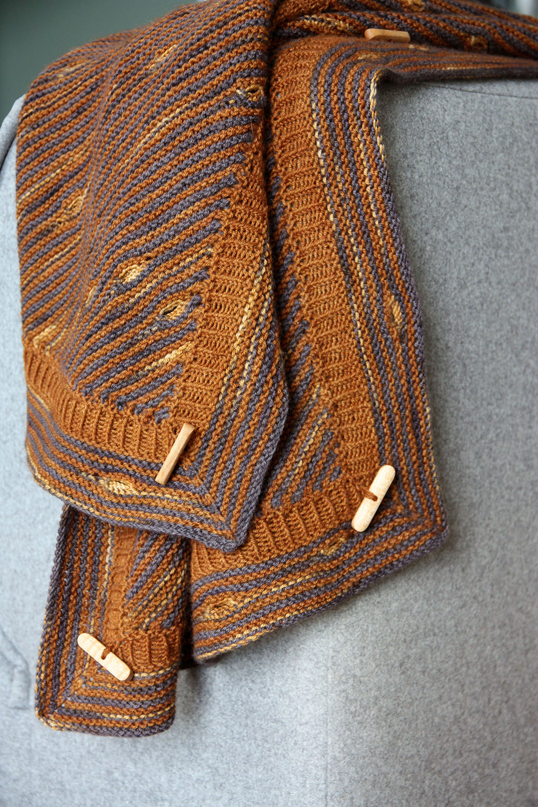 BLÆST SCARF | Schal mit Knöpfen und Knopflöchern