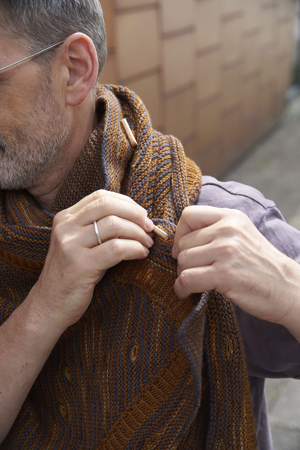BLÆST SCARF | Schal mit Knöpfen und Knopflöchern
