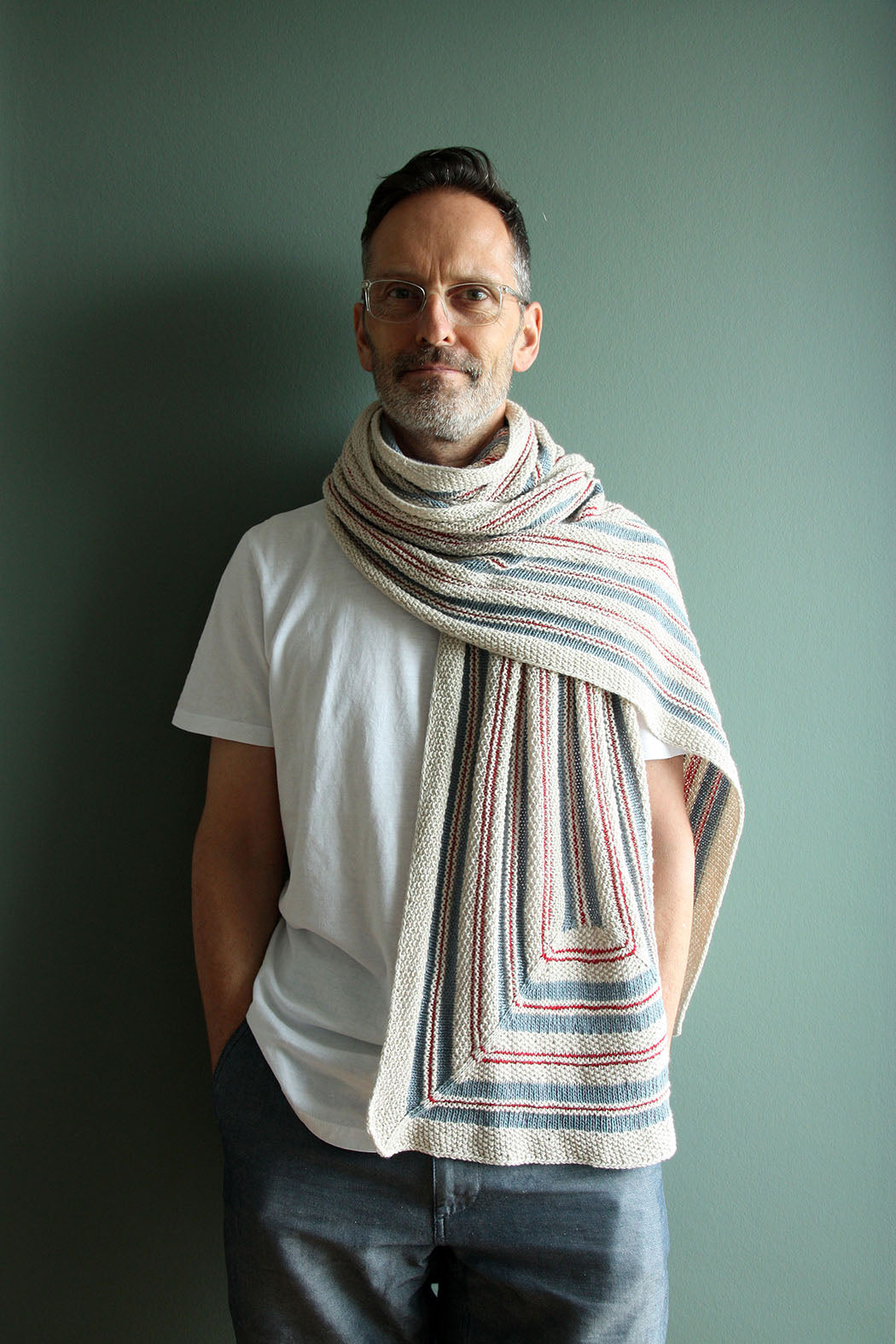 METERWARE WRAP | im Carré gestreifter Schal