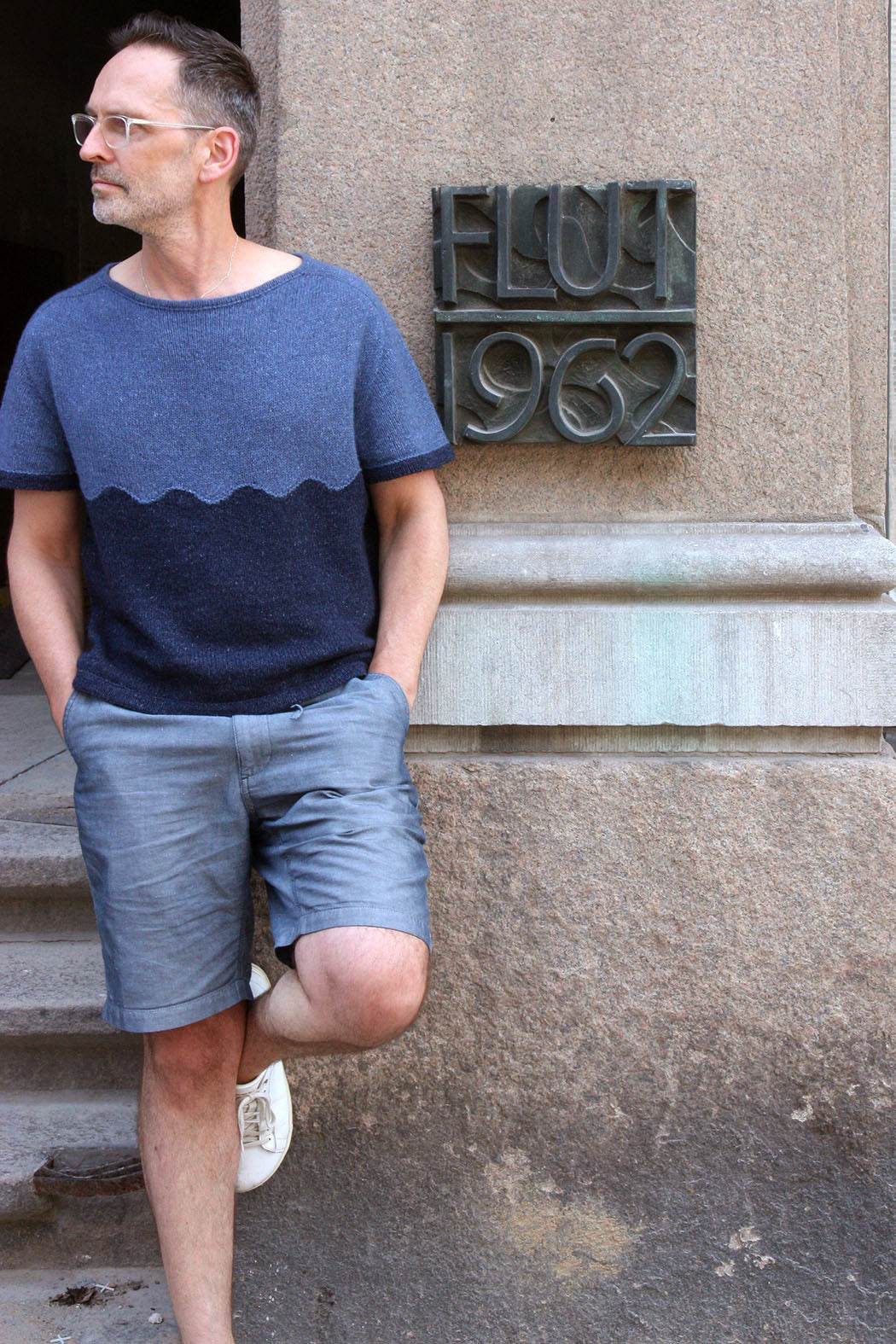 RISE TEE | grafisches T-Shirt mit Sattelschulter