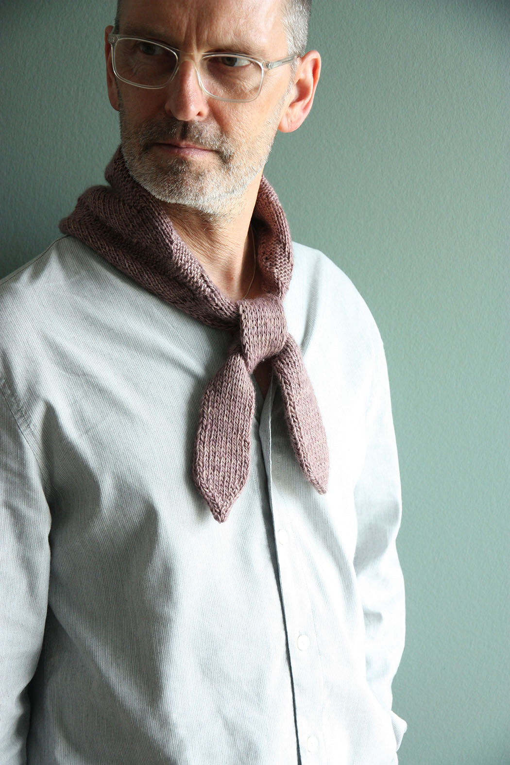 SPEJDER SCARFLET | scout inspired neckerchief