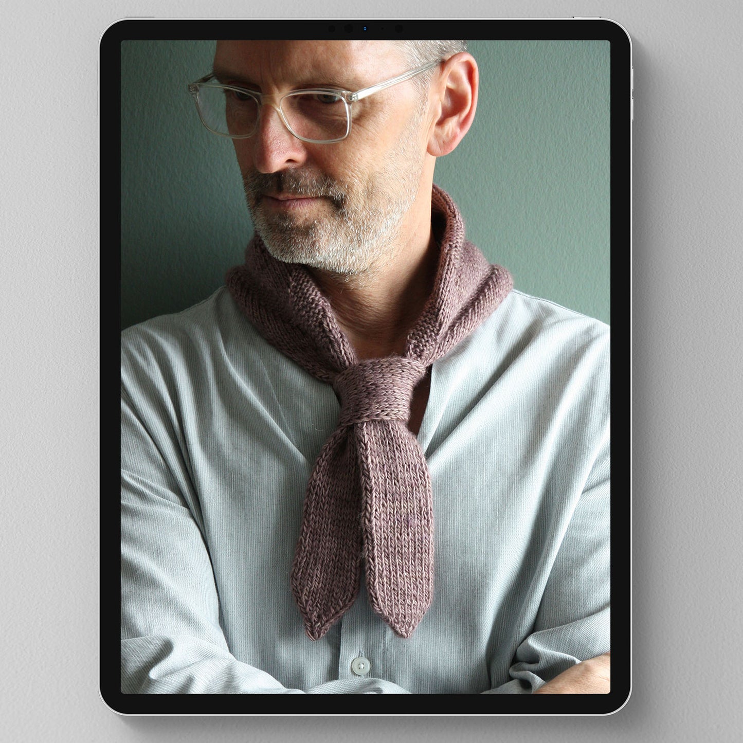 SPEJDER SCARFLET | scout inspired neckerchief